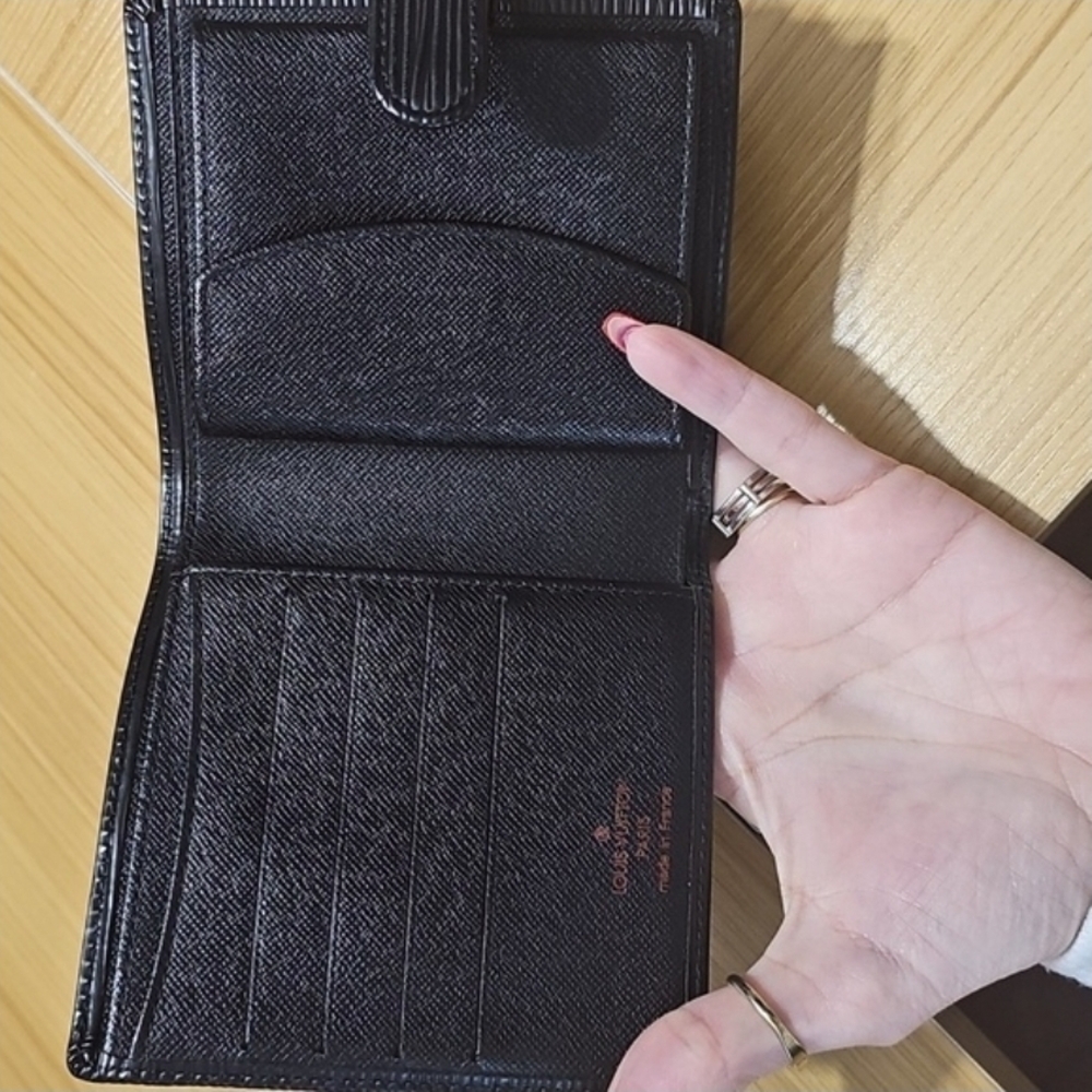 Louis Vuitton Black Epi Leather Compact Wallet Mint Condition!!! - Picture 4 of 6